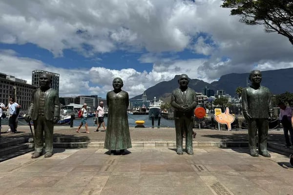 Cape Town Through Local Eyes: A Week of Surprises, Sunsets, and Everything in Between Cover